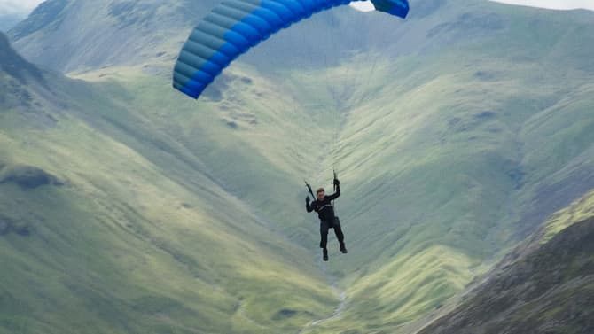 Tom Cruise Defys Death In New MISSION: IMPOSSIBLE - DEAD RECKONING PART ONE &quot;Speedflying&quot; Featurette