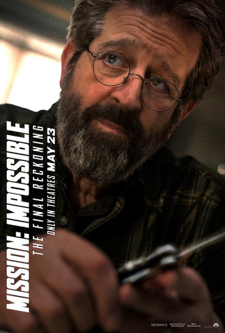 Mi8-DOM-2025x3000-Online-Character-Poster-Rolf