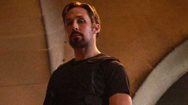 THE GRAY MAN Stars Ryan Gosling & Chris Evans Face Off On New Empire ...